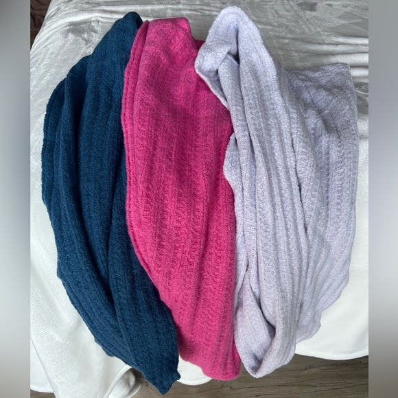 GAP Scarf bundle! One size. Deep Blue, Light Blue and Pink. New, with tags!